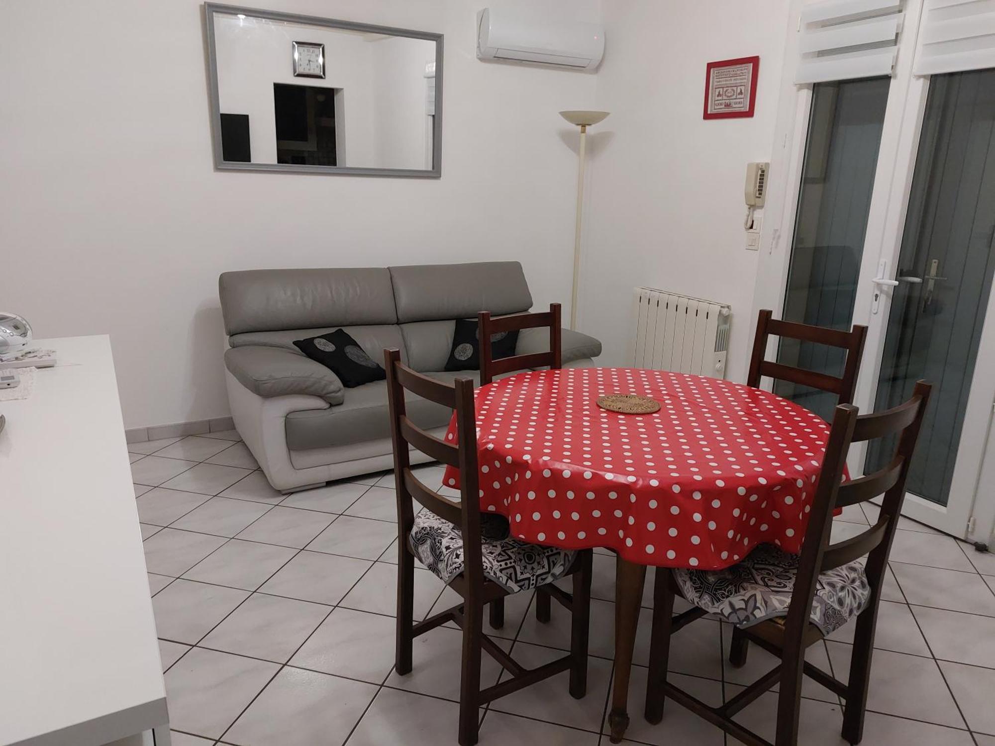 Gite des Reguinelles Saint-Lattier Esterno foto